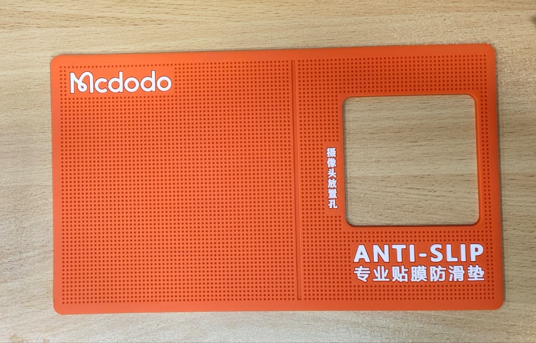 پد چسبان نگهدارنده موبایل مکدودو مدل Macdodo ANTI-SLIP